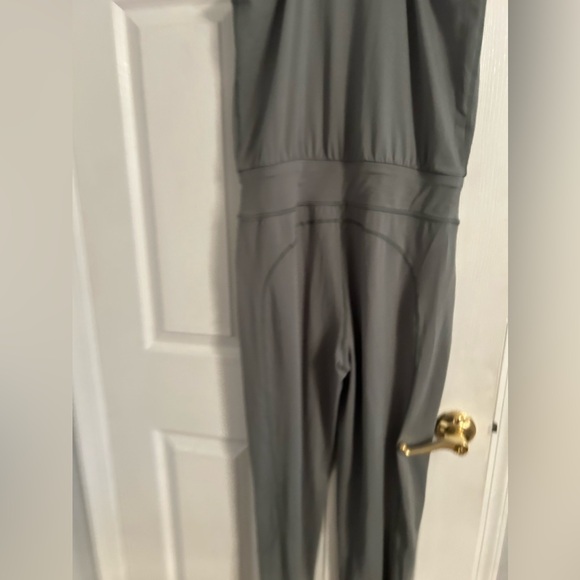Sweaty Betty Gary 27 Racerback Jumpsuit in Gray Size Medium - Picture 6 of 9